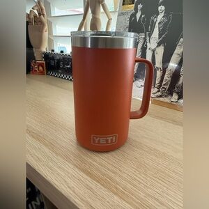 Yeti Rambler 24oz mug